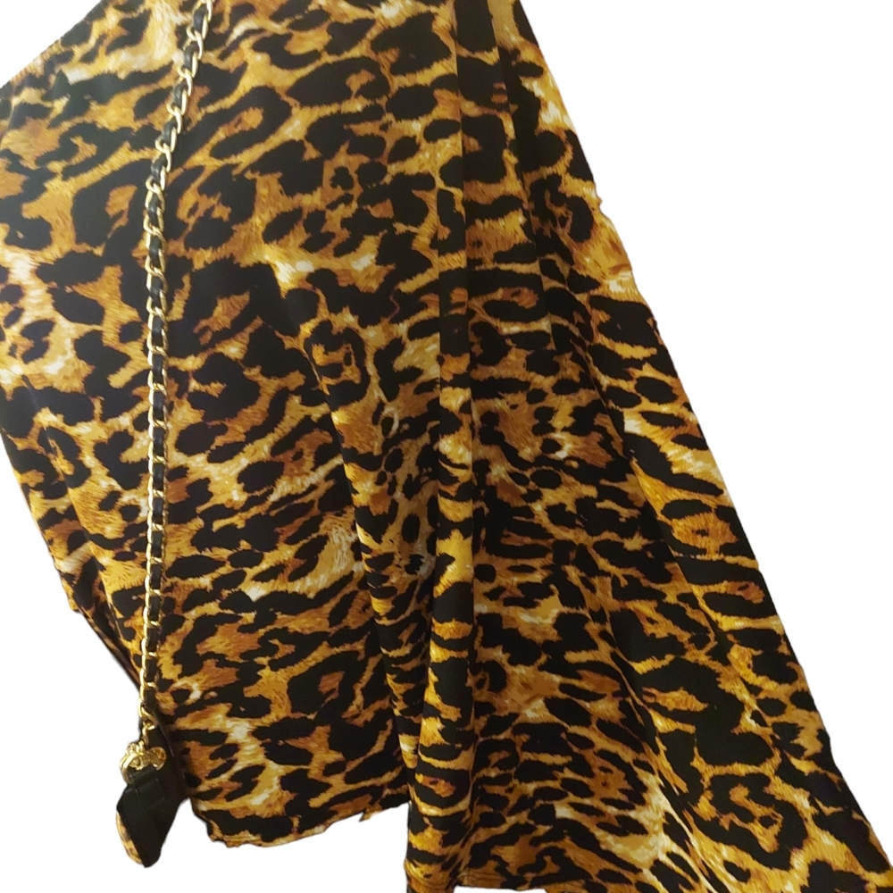 LEOPARD PRINT OFF THE SHOULDER TOP - Picture 3 of 12